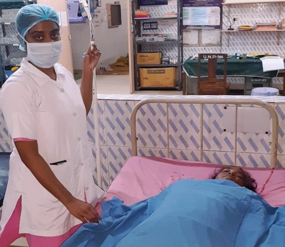 The Weekend Leader - Doctors swim half-a-km to save patient in flood-hit Bengal